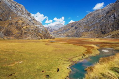 Cordillera Blanca, Peru, Güney Amerika 'daki güzel dağ manzaraları
