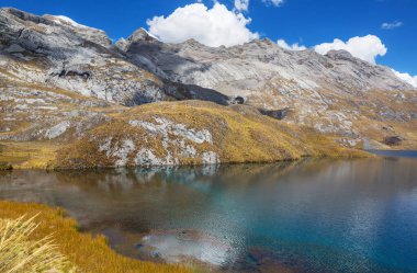 Cordillera Blanca 'da güzel dağlar, Peru, Güney Amerika