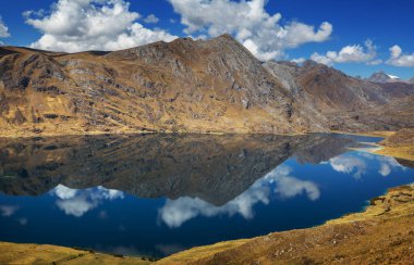 Cordillera Blanca 'da güzel dağlar, Peru, Güney Amerika