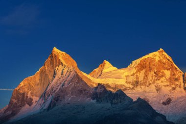 Cordillera Blanca, Peru, Güney Amerika 'daki güzel dağ manzaraları