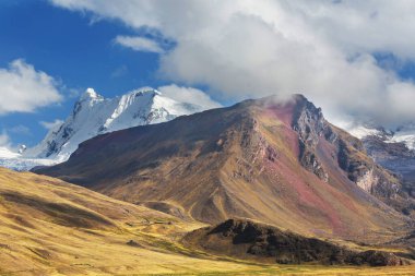 Cordillera Blanca, Peru, Güney Amerika 'daki güzel dağ manzaraları