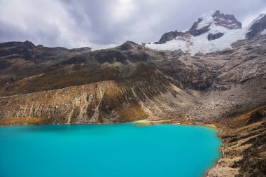Cordillera Blanca 'da güzel dağlar, Peru, Güney Amerika