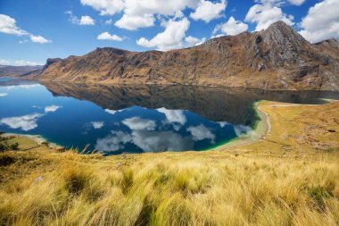 Cordillera Blanca 'da güzel dağlar, Peru, Güney Amerika