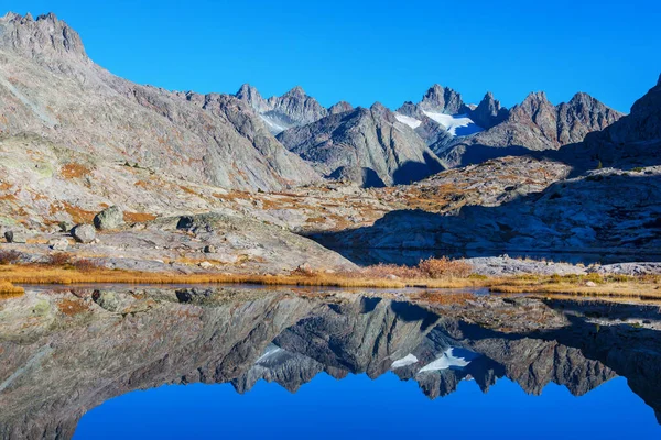 Autumn Season Mountains Colorful Natural Background — Stockfoto