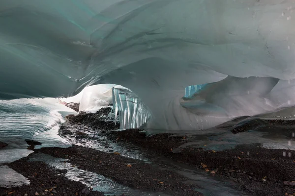 Eishöhle Hochgebirge Kanada — Stockfoto