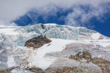 Peru 'daki And Dağları' ndaki (veya Güney Cordilleras 'taki) güzel dağlar