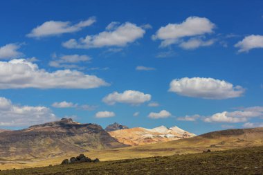 Peru 'daki And Dağları' ndaki (veya Güney Cordilleras 'taki) güzel dağlar