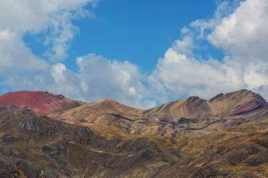 Peru 'daki And Dağları' ndaki (veya Güney Cordilleras 'taki) güzel dağlar