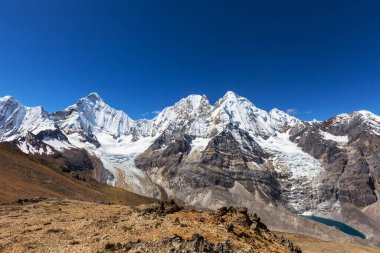 Cordillera Blanca, Peru, Güney Amerika 'daki güzel dağ manzaraları