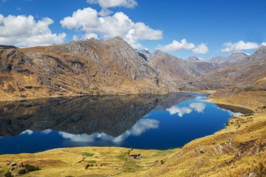 Cordillera Blanca 'da güzel dağlar, Peru, Güney Amerika