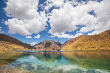 Cordillera Blanca 'da güzel dağlar, Peru, Güney Amerika