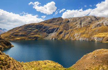 Cordillera Blanca 'da güzel dağlar, Peru, Güney Amerika