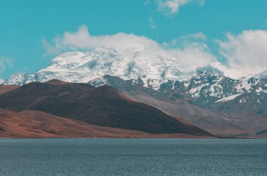 Cordillera Blanca 'da güzel dağlar, Peru, Güney Amerika