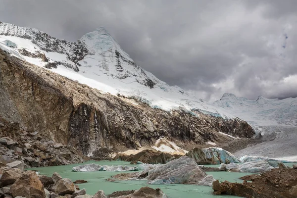Icebergs Lago Altas Montanhas Cordilheira Blanca Peru América Sul — Fotografia de Stock