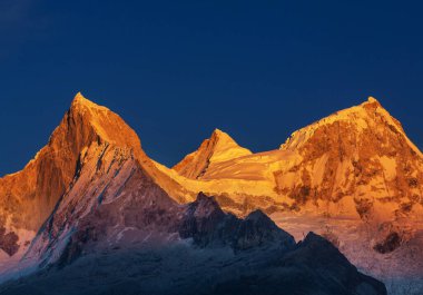 Cordillera Blanca, Peru, Güney Amerika 'daki güzel dağ manzaraları
