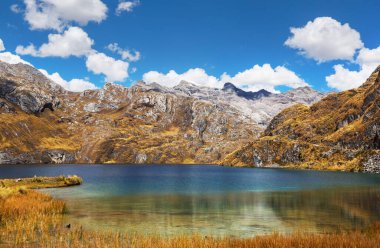 Cordillera Blanca 'da güzel dağlar, Peru, Güney Amerika