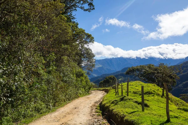Kolombiya Dağlarındaki Toprak Yol Güney Amerika — Stok fotoğraf