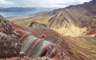 Pallay Pançolu Yürüyüşçü, alternatif Gökkuşağı Dağları
