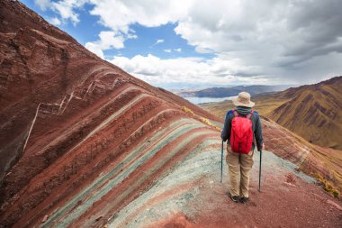 Pallay Pançolu Yürüyüşçü, alternatif Gökkuşağı Dağları
