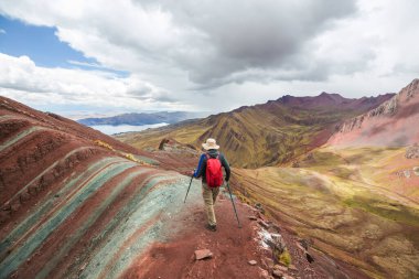 Pallay Pançolu Yürüyüşçü, alternatif Gökkuşağı Dağları