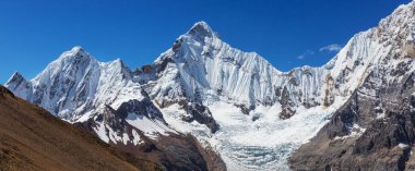 Cordillera Blanca, Peru, Güney Amerika 'daki güzel dağ manzaraları