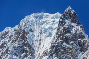Cordillera Blanca, Peru, Güney Amerika 'daki güzel dağ manzaraları