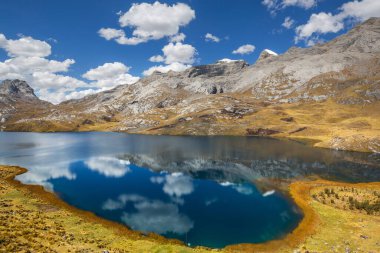 Cordillera Blanca 'da güzel dağlar, Peru, Güney Amerika