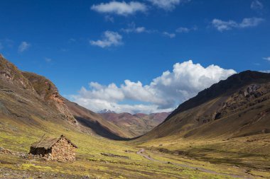 Peru 'daki And Dağları' ndaki (veya Güney Cordilleras 'taki) güzel dağlar