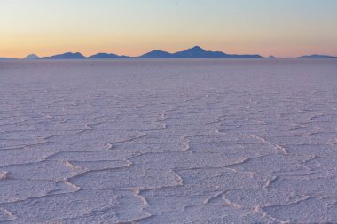 Salar de Uyuni, Bolivya, Güney Amerika 'da alışılmadık terk edilmiş peyzajlar