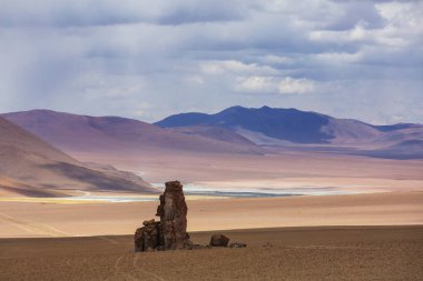 Efsanevi Salvador Dali Çölü. Bolivya 'da alışılmadık doğal manzaralar.