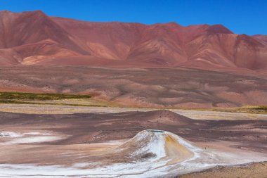 Kuzey Arjantin 'deki kraterde göl