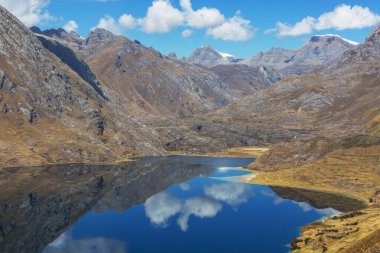 Cordillera Blanca 'da güzel dağlar, Peru, Güney Amerika