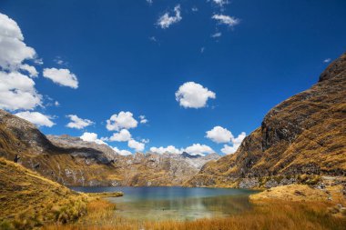 Cordillera Blanca 'da güzel dağlar, Peru, Güney Amerika