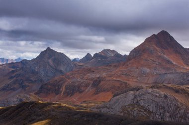 Peru 'daki And Dağları' ndaki (veya Güney Cordilleras 'taki) güzel dağlar