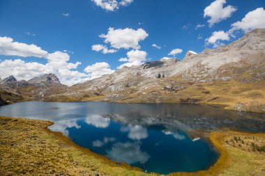 Cordillera Blanca 'da güzel dağlar, Peru, Güney Amerika