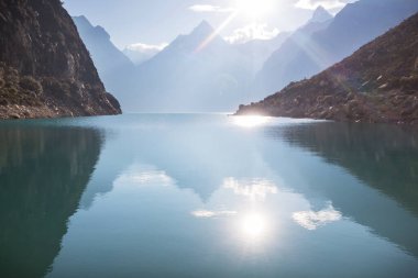 Cordillera Blanca, Peru, Güney Amerika 'daki Paron Gölü.