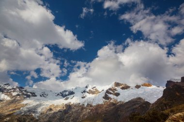 Cordillera Blanca, Peru, Güney Amerika 'daki güzel dağ manzaraları