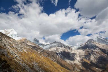 Cordillera Blanca, Peru, Güney Amerika 'daki güzel dağ manzaraları