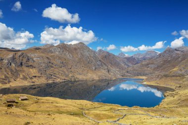 Cordillera Blanca 'da güzel dağlar, Peru, Güney Amerika