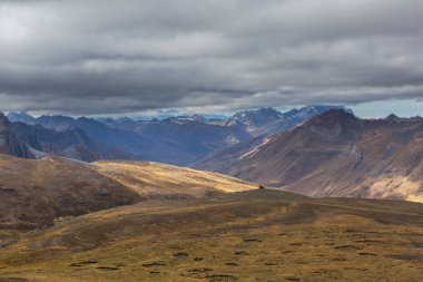 Peru 'daki And Dağları' ndaki (veya Güney Cordilleras 'taki) güzel dağlar