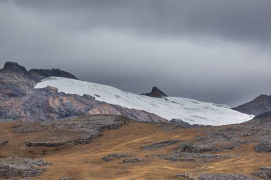 Cordillera Blanca, Peru, Güney Amerika 'daki güzel dağ manzaraları