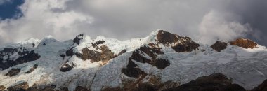 Cordillera Blanca, Peru, Güney Amerika 'daki güzel dağ manzaraları