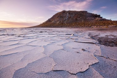 Salar de Uyuni, Bolivya, Güney Amerika 'da alışılmadık terk edilmiş peyzajlar