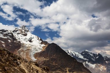 Cordillera Blanca, Peru, Güney Amerika 'daki güzel dağ manzaraları
