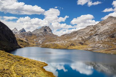 Cordillera Blanca 'da güzel dağlar, Peru, Güney Amerika
