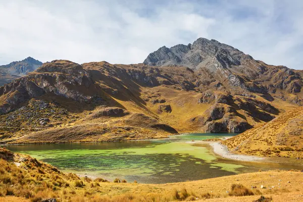 Cordillera Blanca 'da güzel dağlar, Peru, Güney Amerika