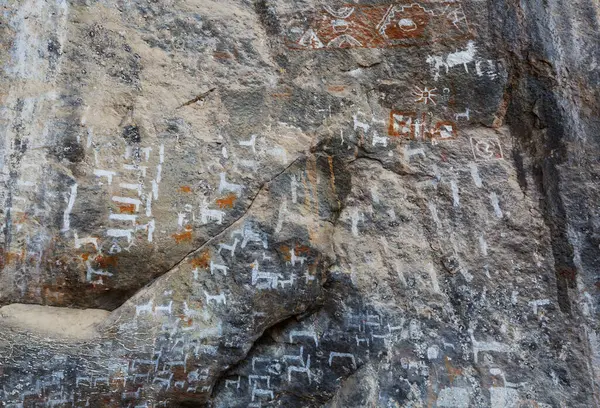 Peru, Güney Amerika 'da İnka öncesi petroglifler