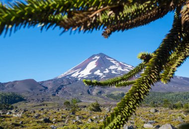 Güney Amerika, Şili 'de volkanik manzaralar gün batımında