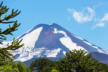 Güney Amerika, Şili 'de volkanik manzaralar gün batımında