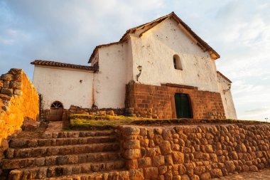 Güney Amerika, Peru 'daki Chinchero Koloni Kilisesi.